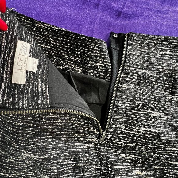 📌Loft Easy to Combine Mini Skirt Black and White with some Silver Sparkle - Picture 6 of 13